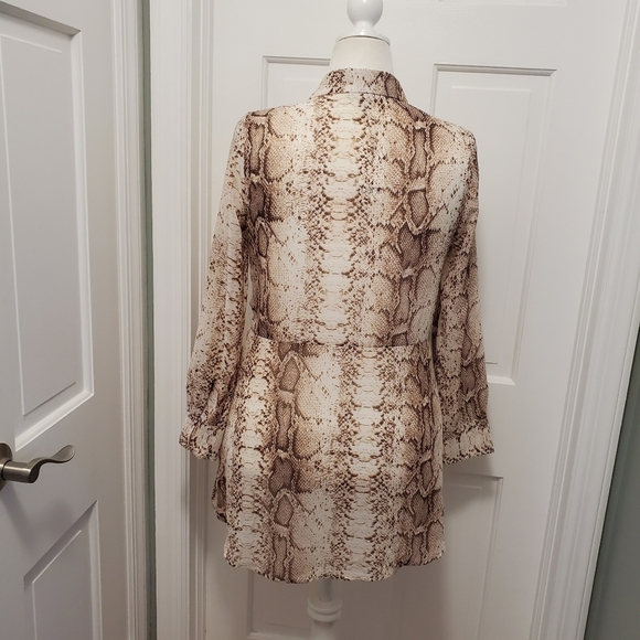 NWT Bar III Snake Print Sheer Tie/Button Front Blouse Size Med. Ret. $59.50 - Picture 6 of 13